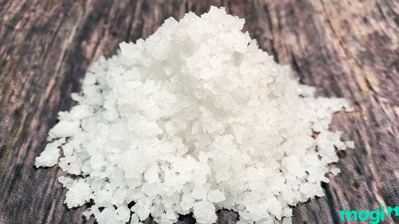 Sử dụng muối để hóa giải vận xui khi làm bể ly