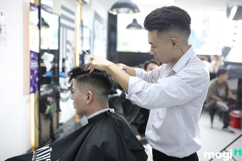 Nằm Mơ Thấy Cắt Tóc Là Điềm Gì? Lành Hay Dữ? Con Số May Mắn 24 Mơ thấy trở thành thợ cắt tóc