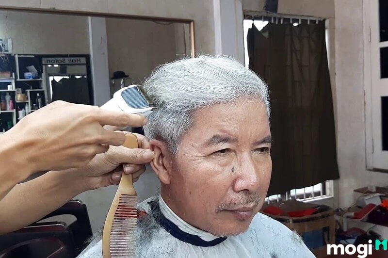 Nằm Mơ Thấy Cắt Tóc Là Điềm Gì? Lành Hay Dữ? Con Số May Mắn 17 Nằm mơ thấy cắt tóc cho cha mẹ