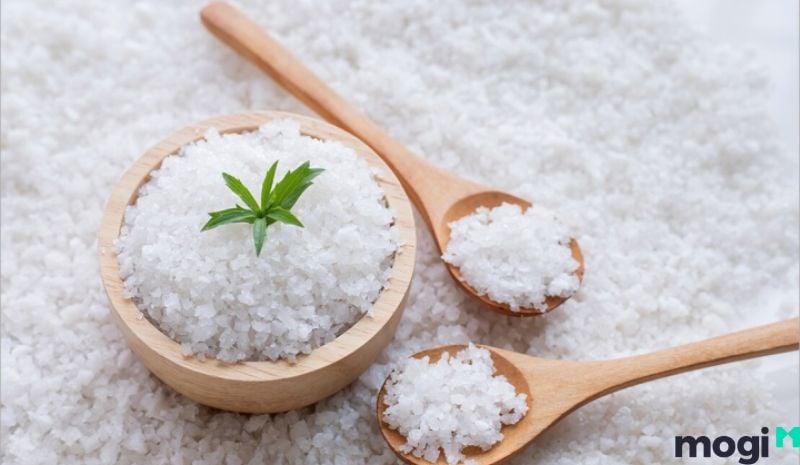 Cần phải tìm hiểu thông tin rõ ràng về cách xả xui bằng muối