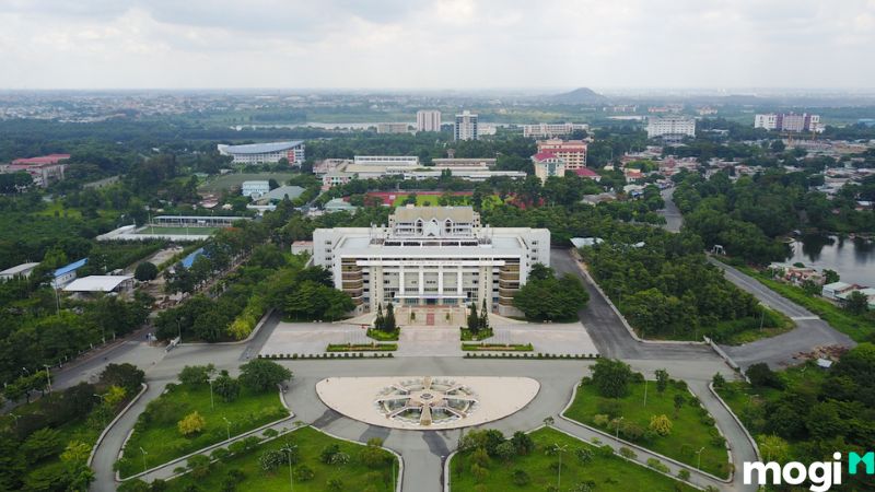 Nên ở ký túc xá hay phòng trọ