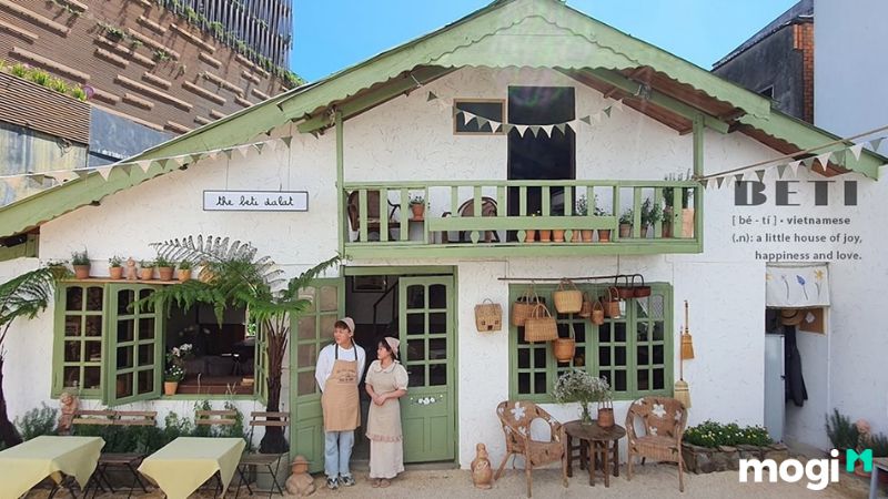 Trang trí Noel quán cafe