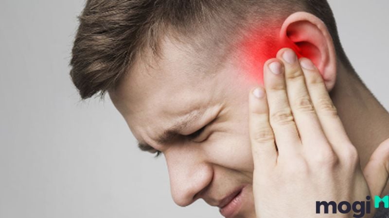 Nóng tai trái là hiện tượng ửng đỏ và nóng rực