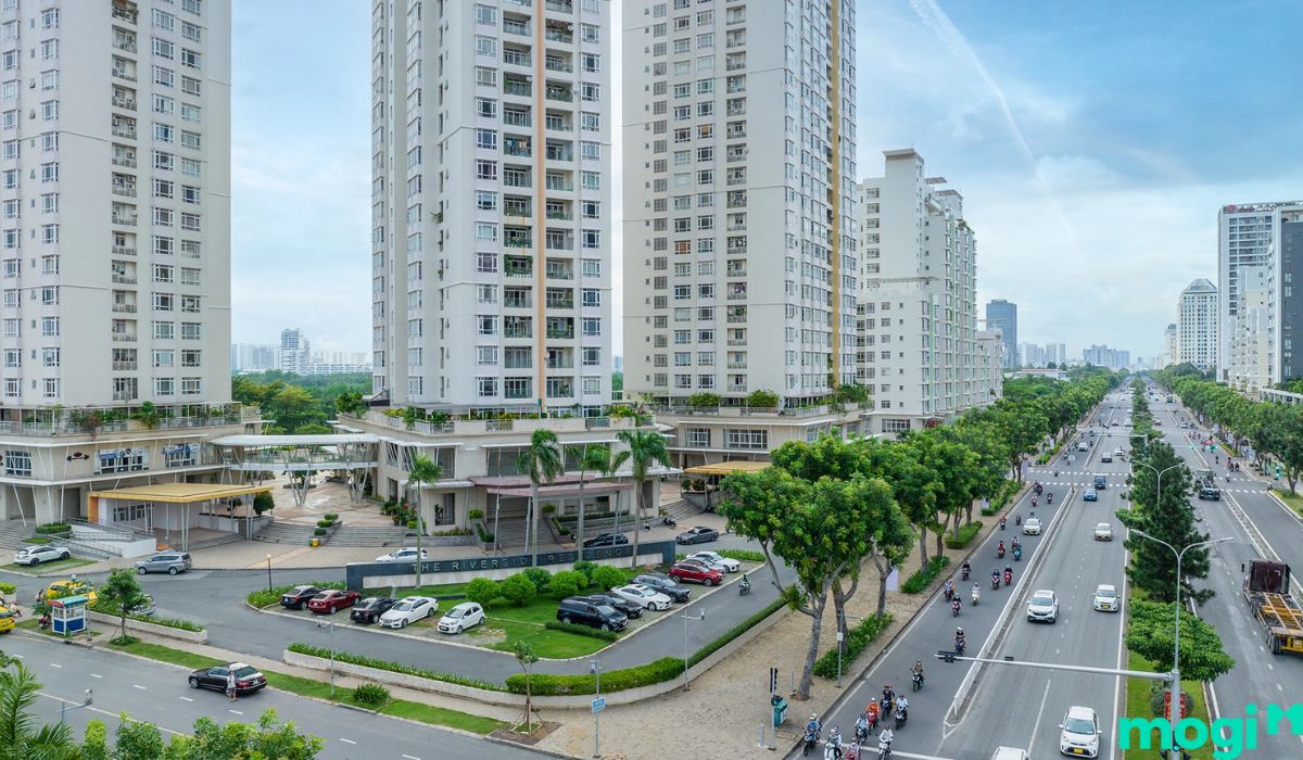Riverside Residence