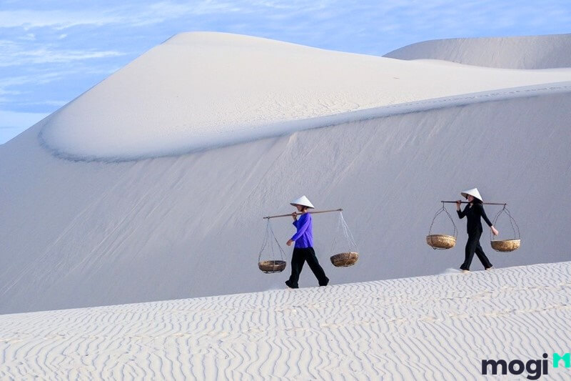 Đồi cát trắng nằm cách trung tâm TP. Phan Thiết khoảng 62km