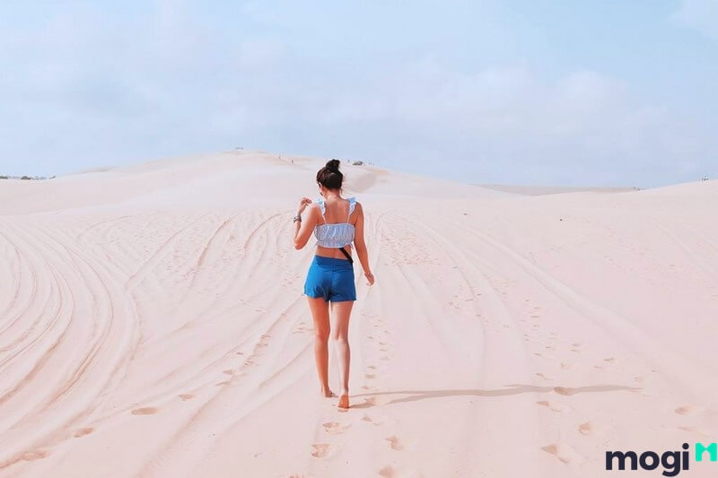 Trải nghiệm dạo chân trần trên cát