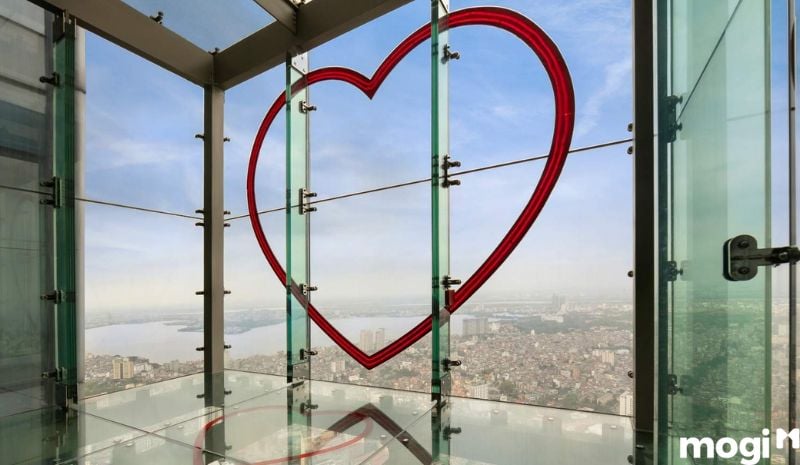 Để có thể lên được đài quan sát Landmark Sky 72 thì bạn chỉ cần mua vé và sẽ có người hướng dẫn chi tiết