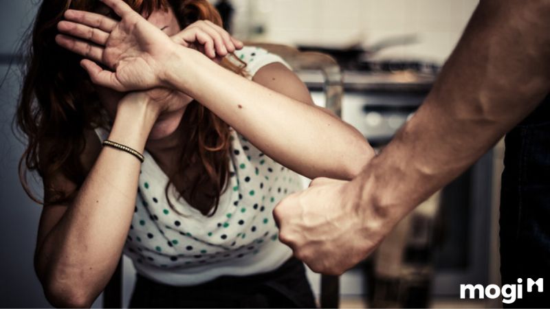 vợ chồng phạm cung tuyệt mệnh