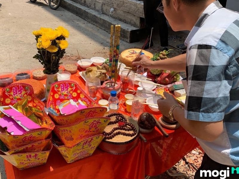 Cách cúng động thổ cho gia chủ mượn tuổi làm nhà