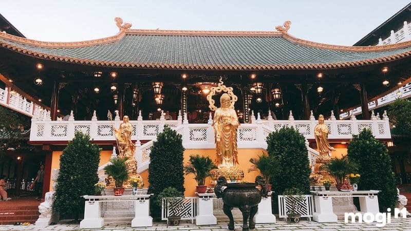 Quận Tân Bình gần quận nào?