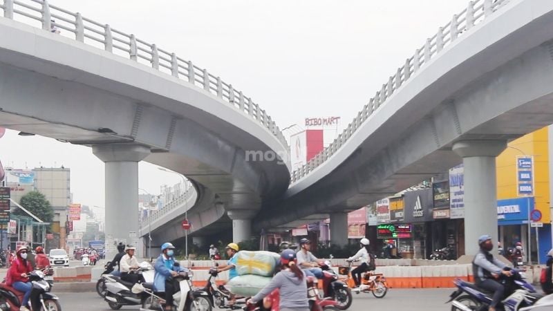 Vòng xoay Cây Gõ: Vị trí địa lý, Mb6623 Đăng Ký Tặng 66K và tiện ích xung quanh 5 Trên đường 3 tháng 2 hướng cầu vượt cây gõ quận 6