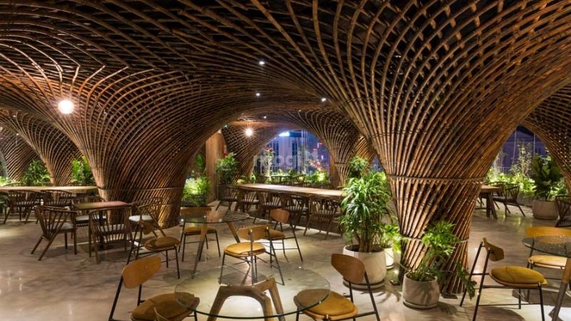 Trang trí trần quán cafe với tre độc lạ, ấn tượng 