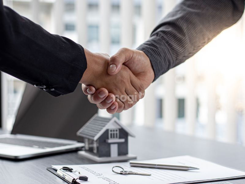 Đọc và hỏi rõ ràng chi tiết trước khi ký