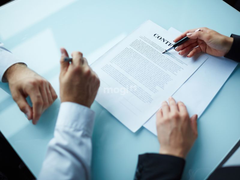 Xem xét kỹ hợp đồng mua bán