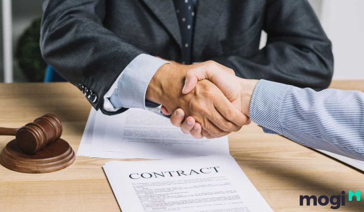 Đọc kỹ hợp đồng trước khi giao dịch