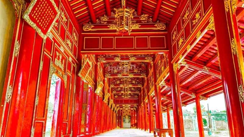 Nội thất tinh xảo nhuốm màu thời gian