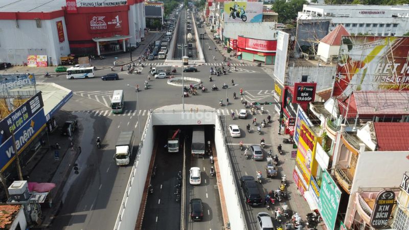 Ngã tư Tân Phong nằm ở đâu?