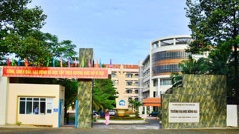 Trường ĐH Đồng Nai là cơ sở giáo dục trên xung quanh ngã tư Tân Phong