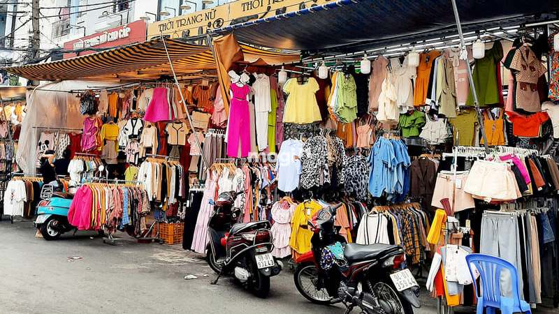 Chợ Hạnh Thông Tây bán mặt hàng gì?