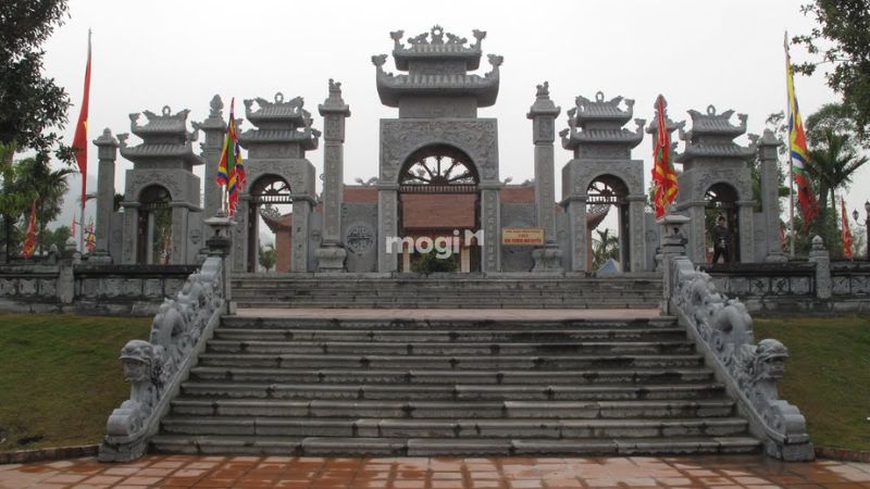 Linh từ tràng kênh thờ Trần Quốc Tuấn 