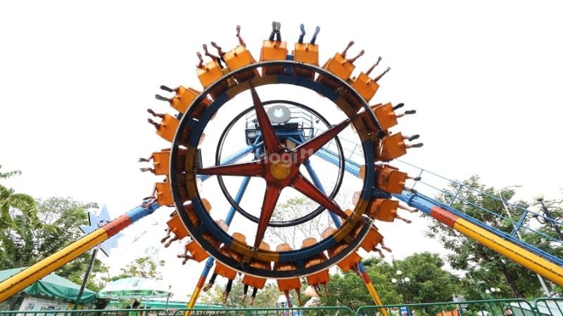 Trải nghiệm trò đĩa bay siêu thú vị 