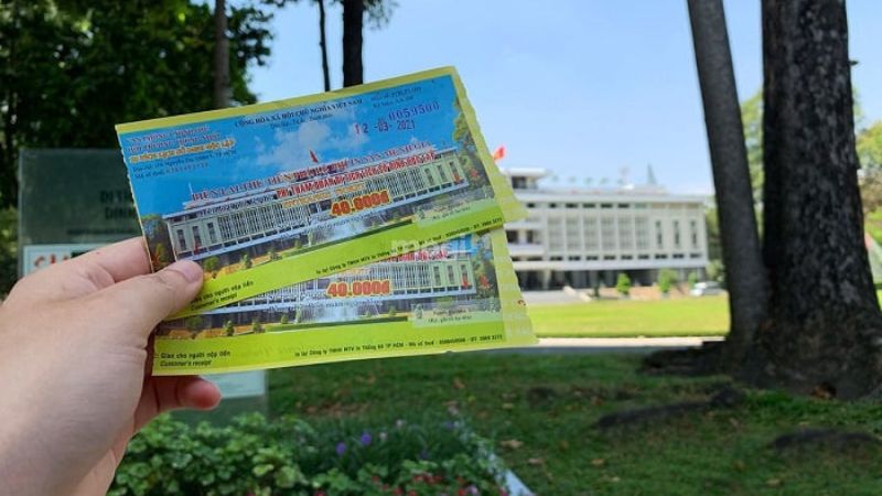 Giờ mở cửa Dinh Độc Lập là từ 8 giờ đến 16 giờ 30 phút hằng ngày - Nguồn: Internet