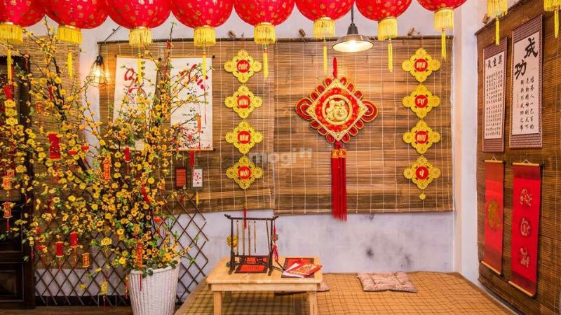 10 ý tưởng trang trí gian hàng Tết ấn tượng và bắt mắt 1 Trang trí gian hàng Tết bằng mành tre đẹp