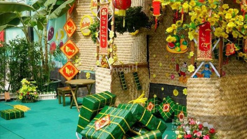 10 ý tưởng trang trí gian hàng Tết ấn tượng và bắt mắt 15 Gian hàng trang trí bằng bánh chưng