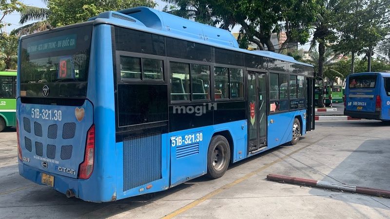 Tuyến xe buýt số 19 là một trong những tuyến có đi ngang qua ngã tư Linh Xuân