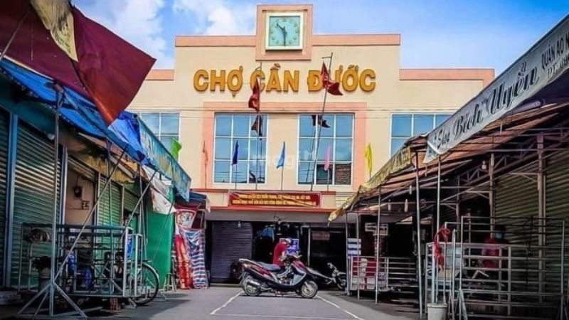 Những tiện ích xung quanh Ngã tư Chợ Trạm
