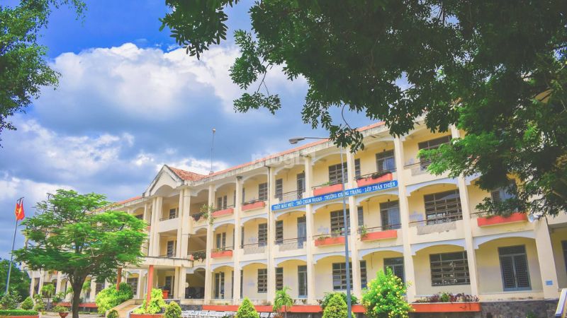 Những tiện ích xung quanh Ngã tư Chợ Trạm