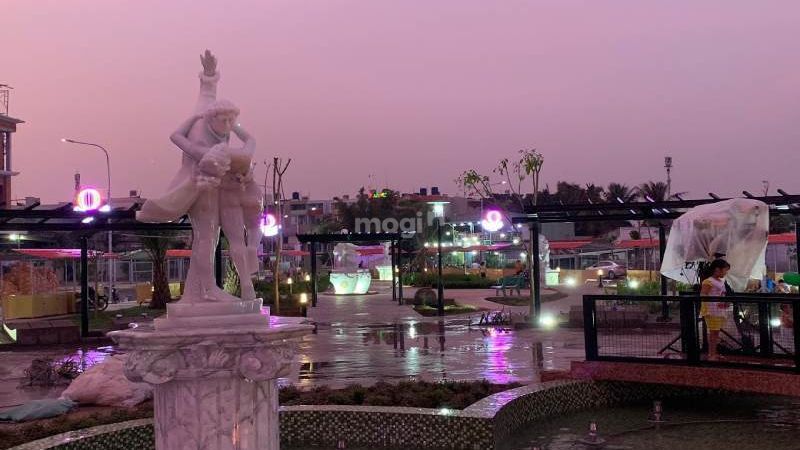 Những tiện ích xung quanh Ngã tư Chợ Trạm