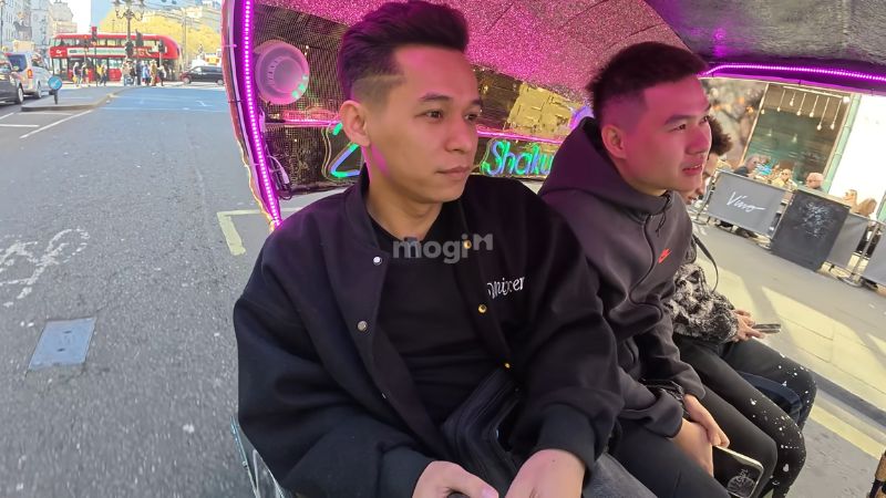 Mơ thấy đi chơi cùng người nổi tiếng 
