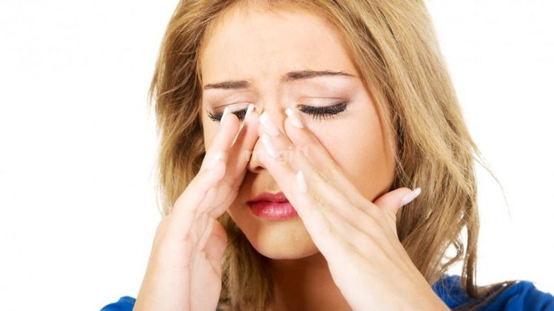 Ngứa mũi vào giờ Hợi