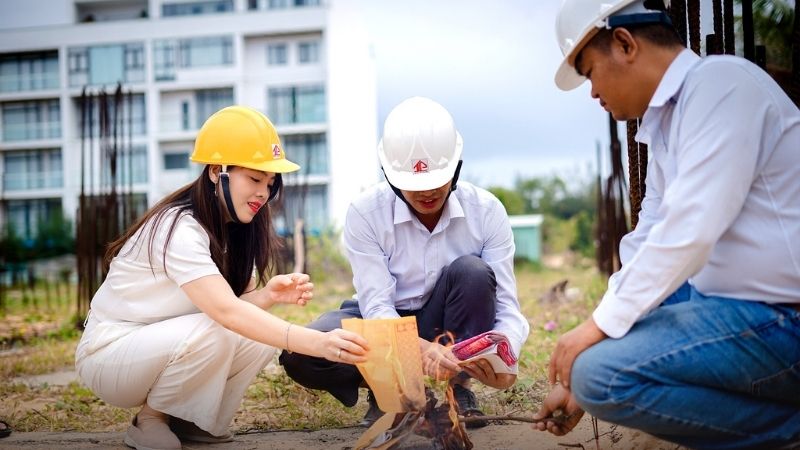 Ngày Tốt Động Thổ Tháng 1 Năm 2026: Chọn Ngày Đẹp Xây Nhà 2 Hoá vàng sau khi cúng động thổ (Nguồn: Tân Phát Tote & Building)