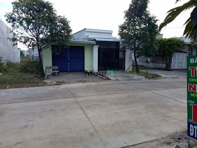 Hình ảnh cần bán nhà cấp4,dt: 100m2,thổ cư,sổ hồng riêng,