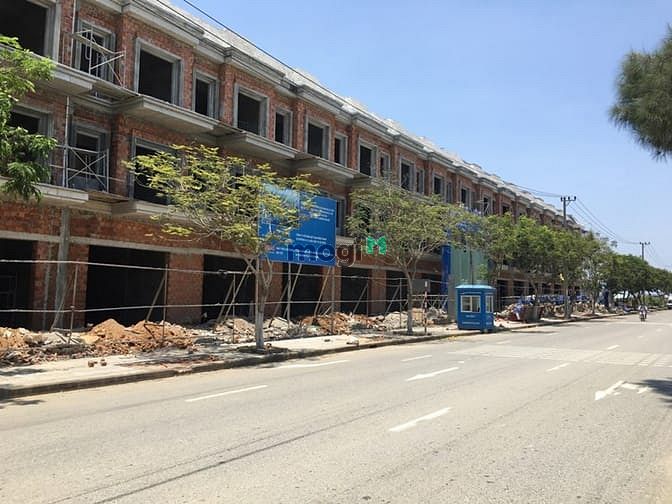 Hình ảnh nhà phố  ven biển  đương 15m, gia chỉ 1ty 3