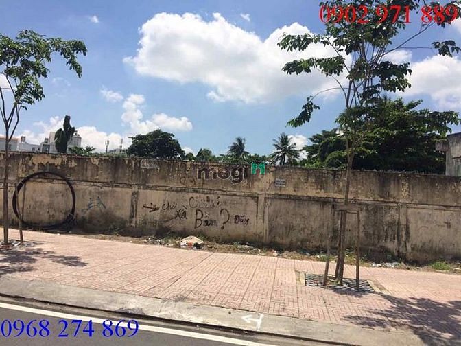 Hình ảnh Bán gấp đất trống mặt tiền đường sầm uất Quốc Hương P.Thảo Điền Quận 2