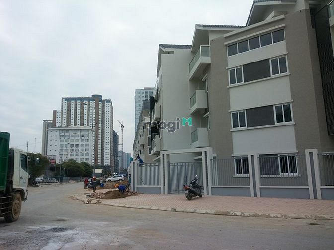 Hình ảnh Cần bán nhà 4 tầng vị trí đắc địa lô góc hai mặt phố KĐT A10. 206.4m2