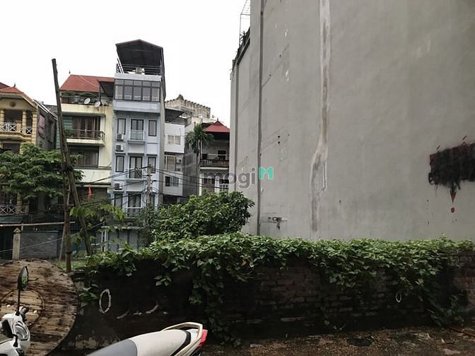 Hình ảnh Cần bán đất mặt phố Lạc Long Quân. Đoạn vị trí đẹp. DT: 143.8m2