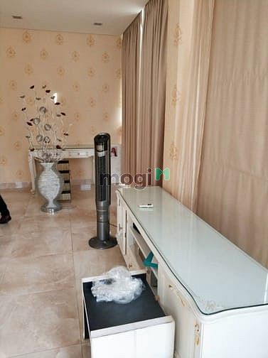 Hình ảnh Cho Thuê Biệt Thự Đẹp, Hầm, 3 lầu 4 Phòng Lớn, Bình An, Quận 2