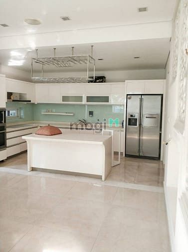 Hình ảnh Cho Thuê Biệt Thự Đẹp, Hầm, 3 lầu 4 Phòng Lớn, Bình An, Quận 2