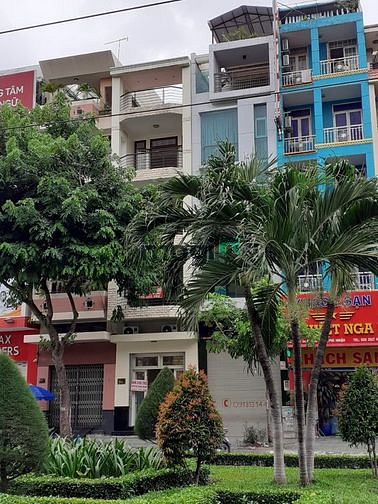 Hình ảnh cho thuê nhà mặt tiền phan xích long phú nhuận