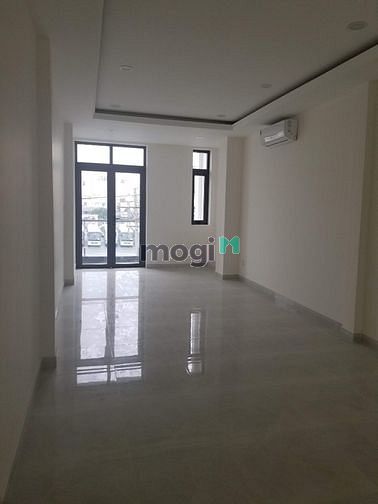 Hình ảnh có nhà cho thuê 4 lầu đường cách mạng tháng 8 quận10