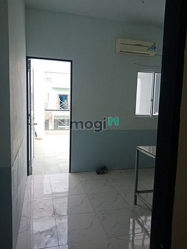 Hình ảnh Phòng CAO CẤP, DTSD 16-24M2, CÓ MÁY LẠNH, ban công cửa sổ, giờ tự do