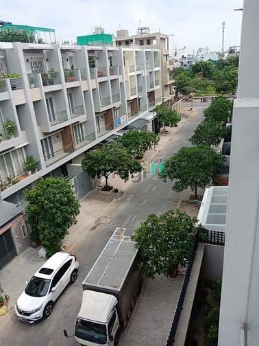 Hình ảnh Phòng CAO CẤP, DTSD 16-24M2, CÓ MÁY LẠNH, ban công cửa sổ, giờ tự do