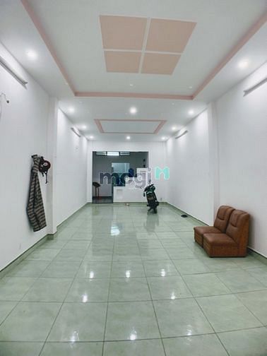 Hình ảnh Phòng 20m2 máy lạnh, ban công, cửa sổ, lê đức thọ