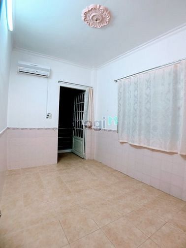 Hình ảnh Phòng 20m2 máy lạnh, ban công, cửa sổ, lê đức thọ