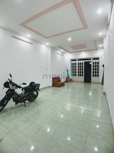Hình ảnh Phòng 20m2 máy lạnh, ban công, cửa sổ, lê đức thọ