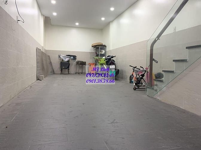 Hình ảnh Cho thuê nhà có hầm 4x20, nhà mới 99%, đầy đủ nội thất để ở.